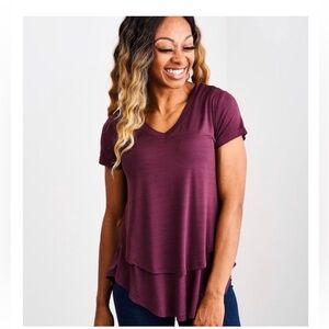 Latched Mama V-Neck Boyfriend Nursing Tee XS wine
